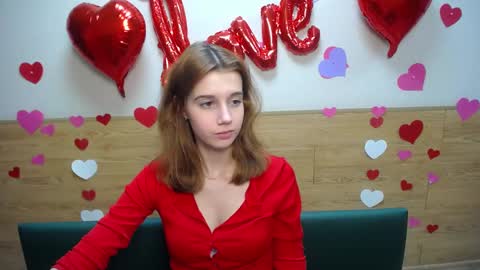 Snapshot of letty_curly chatting on February 5, 3:09 pm letty_curly online show from February 5, 3:09 pm