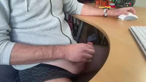 Snapshot of leukurrt chatting on November 17, 10:21 am leukurrt online show from November 17, 10:21 am