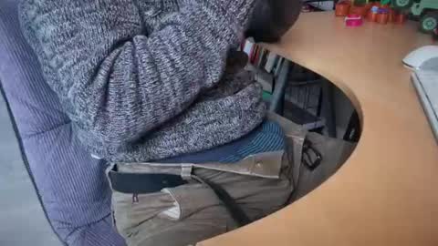 Snapshot of leukurrt chatting on December 22, 12:24 pm leukurrt online show from December 22, 12:24 pm