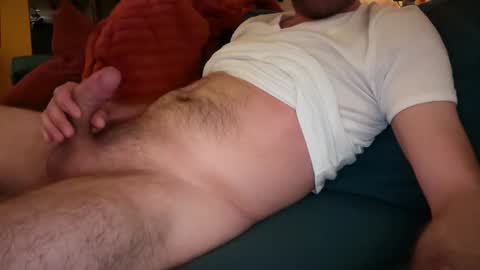 Snapshot of leukurrt chatting on April 3, 6:28 pm leukurrt online show from April 3, 6:28 pm