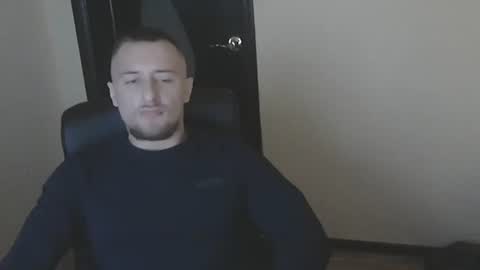 Snapshot of lev1ngston chatting on December 6, 10:27 am lev1ngston online show from December 6, 10:27 am