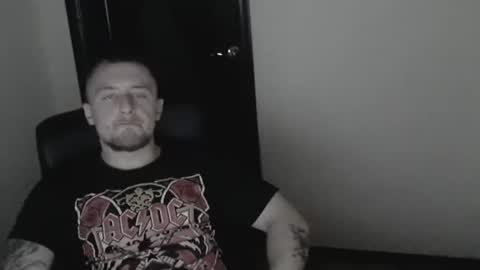 Snapshot of lev1ngston chatting on December 24, 9:44 pm lev1ngston online show from December 24, 9:44 pm