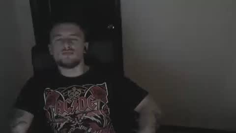 Snapshot of lev1ngston chatting on December 25, 3:29 am lev1ngston online show from December 25, 3:29 am