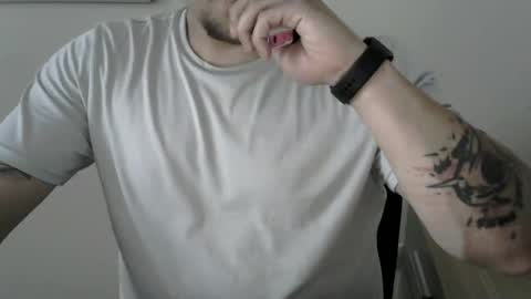 Snapshot of lev1ngston chatting on July 28, 3:21 pm lev1ngston online show from July 28, 3:21 pm