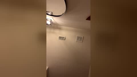 levasisa472230 online show from April 3, 12:08 am