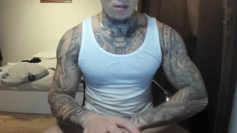 Snapshot of lewis_muscleee chatting on November 20, 8:19 pm blablablack online show from November 20, 8:19 pm