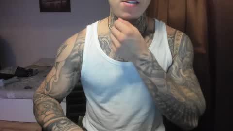 Snapshot of lewis_muscleee chatting on November 26, 11:06 pm blablablack online show from November 26, 11:06 pm