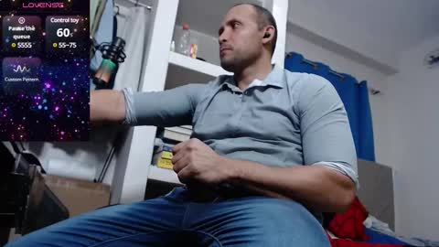 Snapshot of lewislamxxx chatting on January 30, 11:02 pm Lewis online show from January 30, 11:02 pm