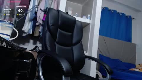 Snapshot of lewislamxxx chatting on September 20, 9:49 pm Lewis online show from September 20, 9:49 pm