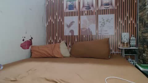 lexianna online show from May 17, 12:01 pm