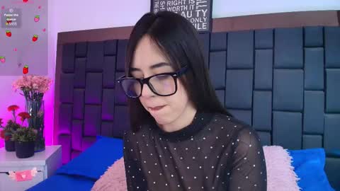 Snapshot of lexi_howard_ chatting on November 26, 5:19 am Lexi Howard online show from November 26, 5:19 am