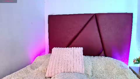Snapshot of lexi_howard_ chatting on July 7, 7:23 am Lexi Howard online show from July 7, 7:23 am