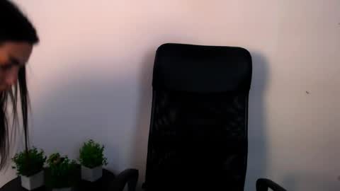 Snapshot of lexi_jos chatting on June 5, 10:43 am Alexia online show from June 5, 10:43 am