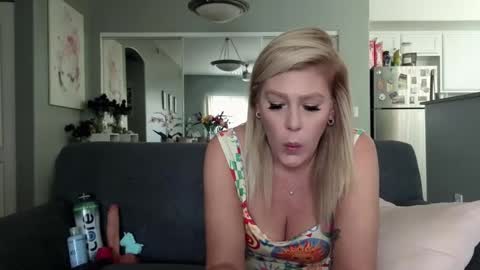 Snapshot of lexi_shocker chatting on September 17, 7:15 pm Lexi online show from September 17, 7:15 pm