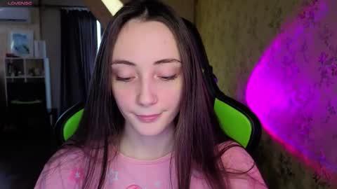 Snapshot of lexi_split chatting on November 15, 6:22 am Lexi GTM2 MonWedThurSatSun 1000am-400pm online show from November 15, 6:22 am