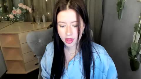 Vicki online show from March 14, 5:40 pm