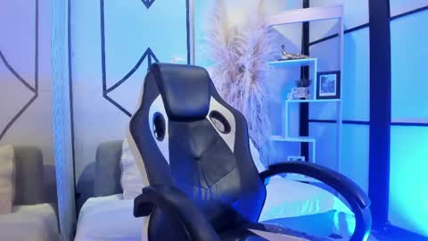 Lexi Adams  online show from April 25, 12:19 pm