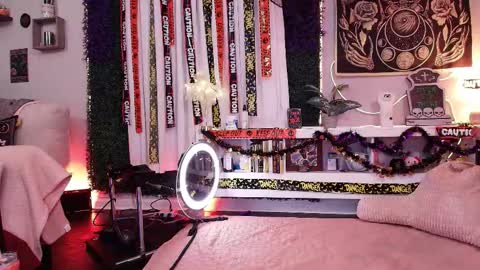 Lexi Smith online show from October 29, 9:55 am