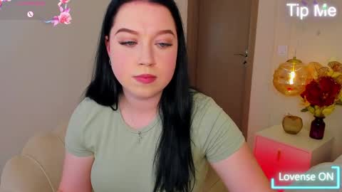 Snapshot of lexiepat chatting on May 5, 12:13 pm Alex online show from May 5, 12:13 pm