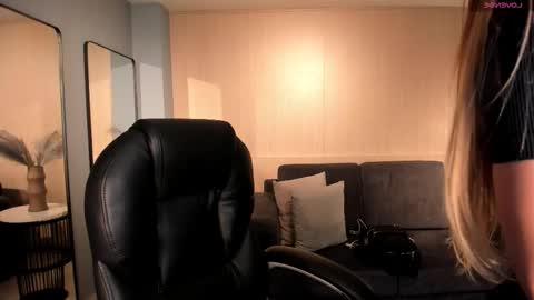 Snapshot of lexiewayne chatting on October 16, 9:27 pm Lexie online show from October 16, 9:27 pm