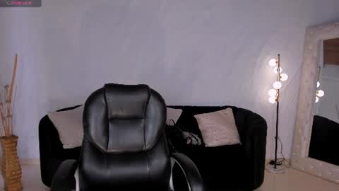Snapshot of lexiewayne chatting on June 19, 6:01 pm Lexie online show from June 19, 6:01 pm