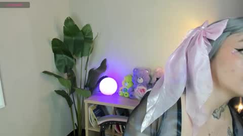 Snapshot of lexirouge__ chatting on December 1, 12:32 pm lexirouge online show from December 1, 12:32 pm