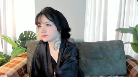 Snapshot of lexirouge__ chatting on May 12, 9:56 pm lexirouge online show from May 12, 9:56 pm