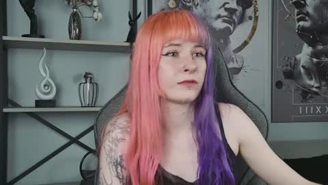 Snapshot of lexiwenford chatting on July 7, 6:47 am Lexi Wenford NO NUDE GODDESS online show from July 7, 6:47 am