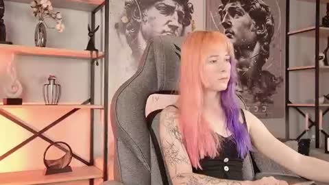 Snapshot of lexiwenford chatting on July 13, 3:31 am Lexi Wenford NO NUDE GODDESS online show from July 13, 3:31 am