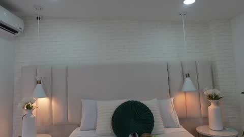 Snapshot of lexxi_gb chatting on June 23, 7:23 pm lexxi_gb online show from June 23, 7:23 pm