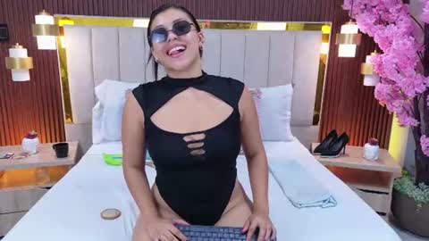Snapshot of lexxi_gb chatting on July 24, 8:40 pm lexxi_gb online show from July 24, 8:40 pm