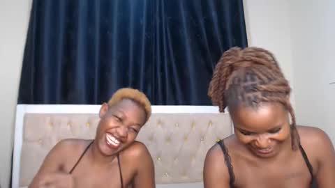 Snapshot of lexxie_ca chatting on October 14, 10:49 am Lexxie online show from October 14, 10:49 am