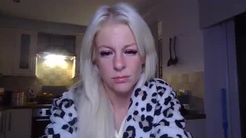 lexxileox online show from March 31, 11:16 pm