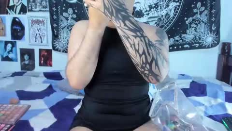 Snapshot of lexxxx_2 chatting on February 13, 8:45 pm LEXXY online show from February 13, 8:45 pm