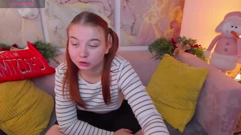 lexxxyone online show from December 4, 11:30 am
