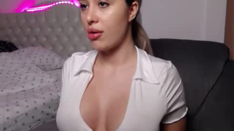Snapshot of lexxyselena chatting on September 15, 9:26 pm Lexxyselena online show from September 15, 9:26 pm
