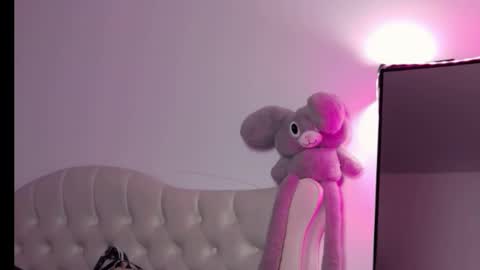 Snapshot of lexxyselena chatting on November 18, 10:47 pm Lexxyselena online show from November 18, 10:47 pm