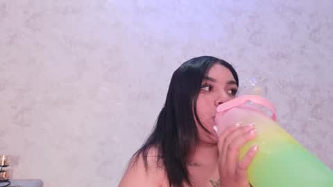 lexy and mia online show from June 8, 3:18 am