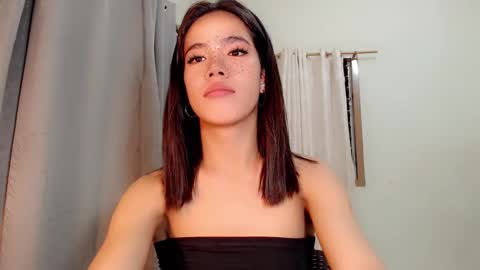 Snapshot of lexy_lore18 chatting on January 2, 10:26 am lexy_lore18 online show from January 2, 10:26 am