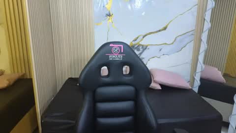 Snapshot of lexy_tay chatting on May 27, 12:02 pm lexy_tay online show from May 27, 12:02 pm