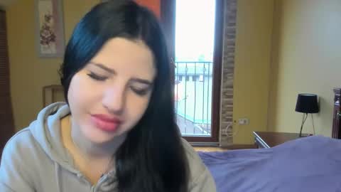 lexyswett online show from November 4, 7:51 am