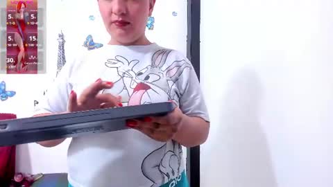 lexyy24_ online show from August 4, 9:45 am