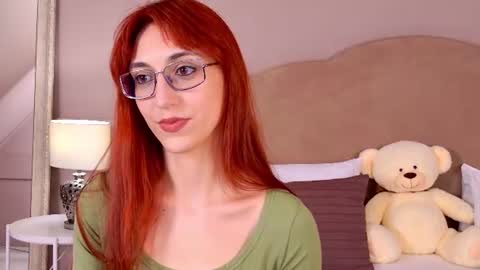 Snapshot of leyaatwood chatting on June 23, 4:27 pm leyaatwood online show from June 23, 4:27 pm