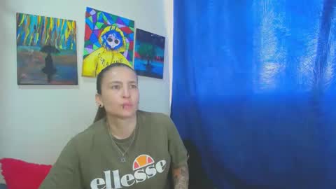 Snapshot of leyla_horny_bg chatting on November 10, 9:25 pm leyla_horny_bg online show from November 10, 9:25 pm