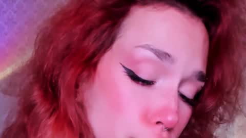 LEA online show from December 3, 3:33 pm