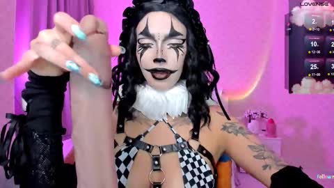 LEA online show from December 2, 3:40 pm