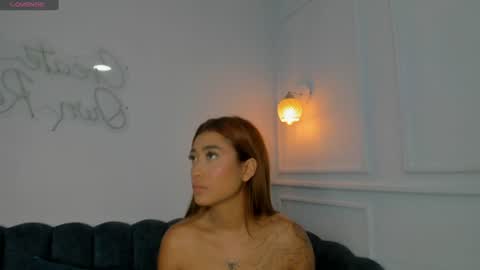 Snapshot of leylarusso chatting on June 20, 7:27 pm Leyla online show from June 20, 7:27 pm