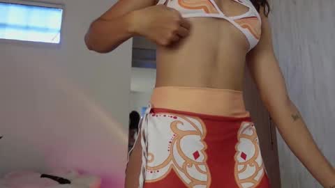 Snapshot of leyre_lerr chatting on October 25, 3:07 pm Jessica online show from October 25, 3:07 pm