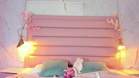 LEZY online show from October 16, 7:37 pm