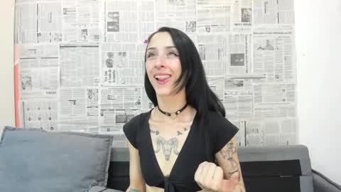 lhiamfitt online show from December 18, 6:57 pm